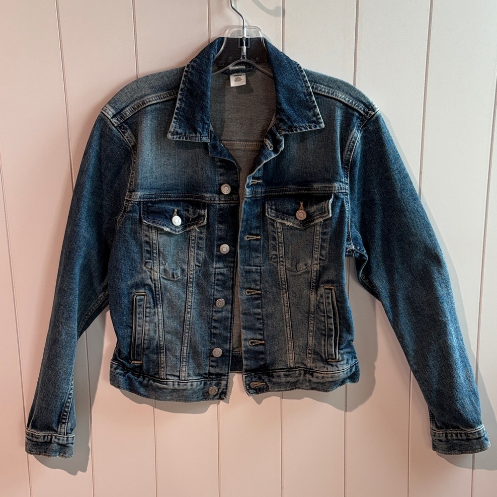 H&M denim jacket very slightly distressed excellent condition S